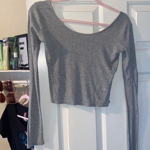 Long sleeve grey crop top
